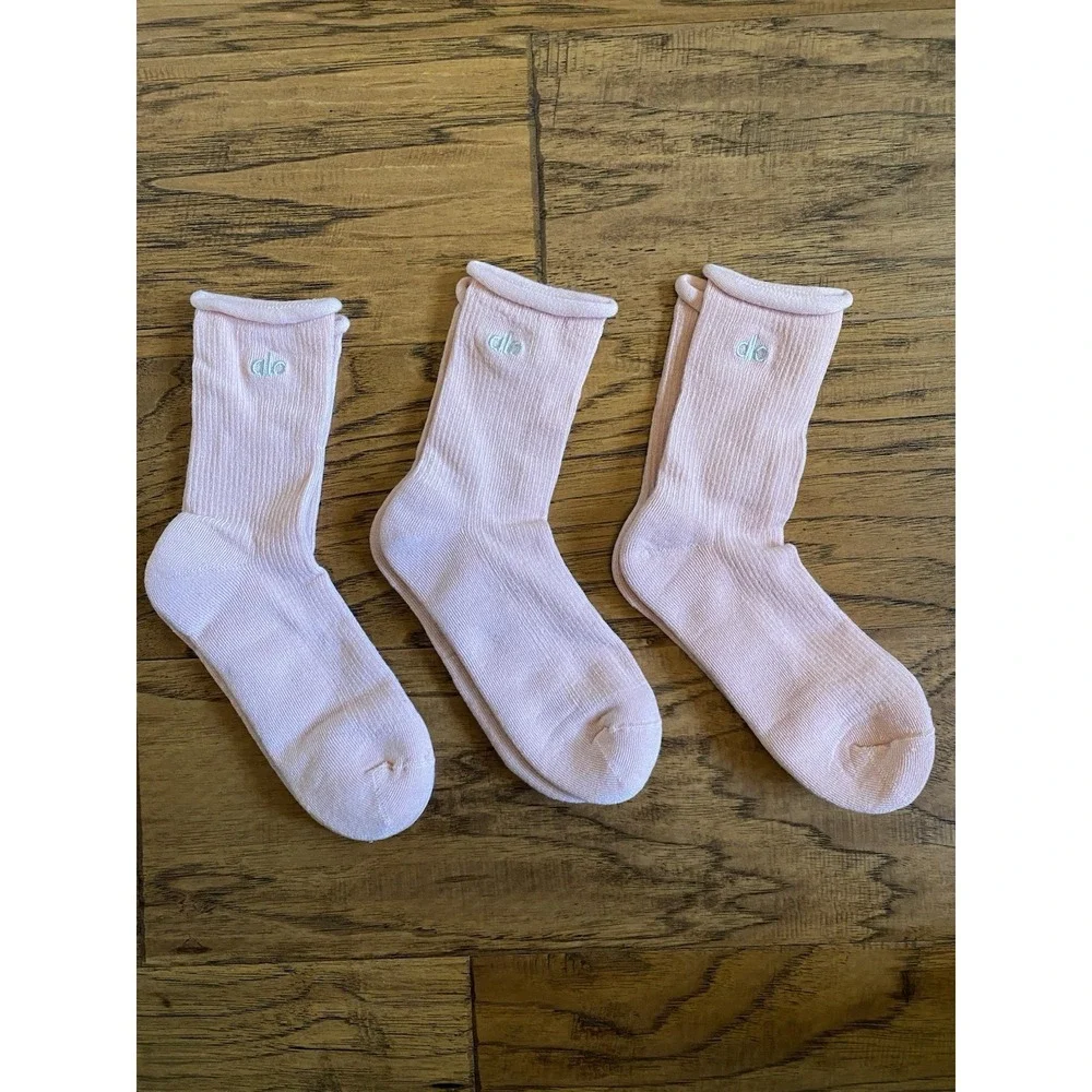 ALO Yoga Socks‎ Women's Crew Roll Top Pink Logo Medium 3 Pair Athleisure NEW
